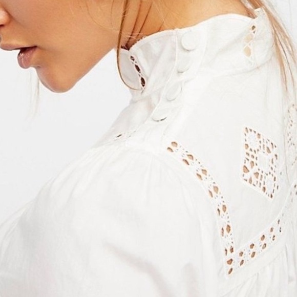 Free People White Cotton Blouse Size XS Bell Sleeves Crochet Eyelet Lace New NWT - Picture 3 of 12